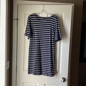 Tommy Hilfiger casual mid length dress. Worn couple times. Feels like a T-Shirt.